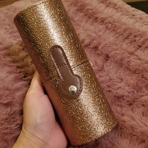 Oval Makeup Brushes and Case